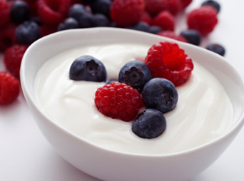 lo-yogurt-fonte-di-fermenti-lattici-ma-che-necessitano-dei-probiotici-per-assimilare-benefici