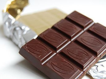 come-abbassare-la-pressione-il-cioccolato-fondente
